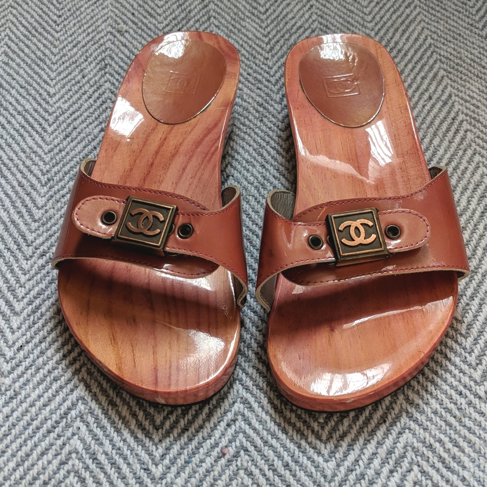CHANEL WOMEN'S SANDALS